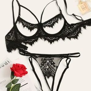 🛍💕Eyelash Lace Underwire/Crotchless Lingerie set